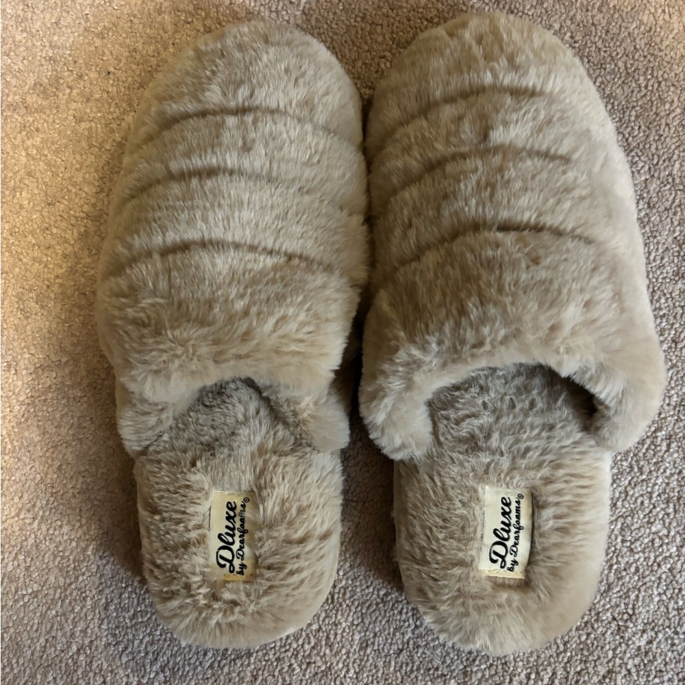 Dearfoams Tan Women's Slippers